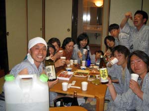 �Q����i